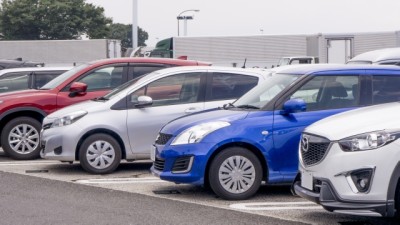 駐車場で洗車ができる